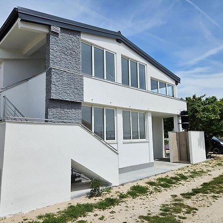 Apartments Nemcic 2 Нин Екстериор снимка