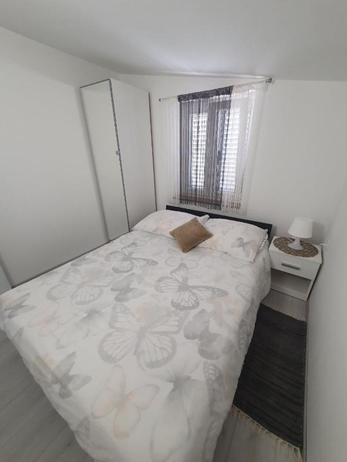 Apartments Nemcic 2 Нин Екстериор снимка