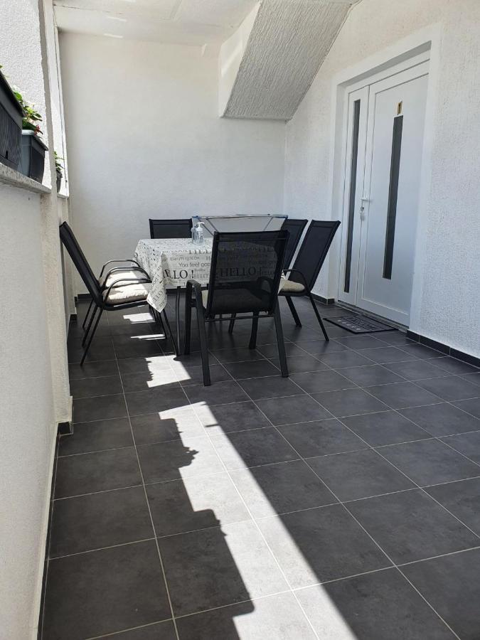 Apartments Nemcic 2 Нин Екстериор снимка