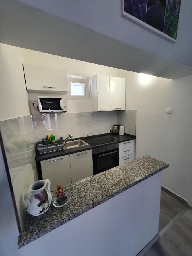 Apartments Nemcic 2 Нин Екстериор снимка