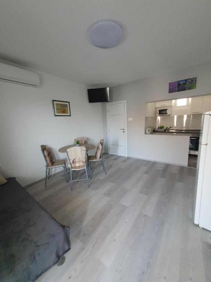 Apartments Nemcic 2 Нин Екстериор снимка