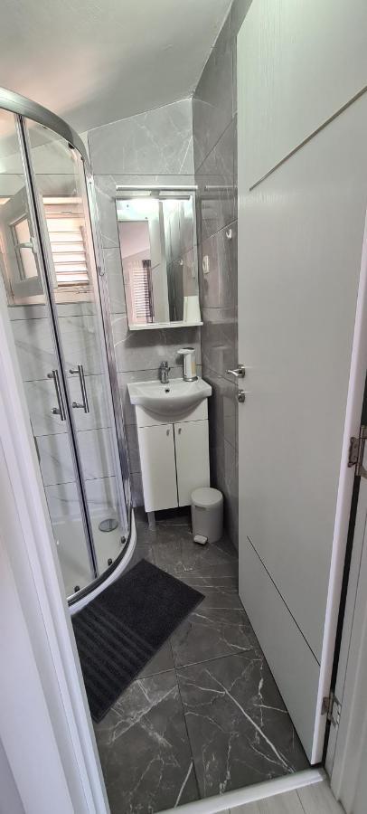 Apartments Nemcic 2 Нин Екстериор снимка