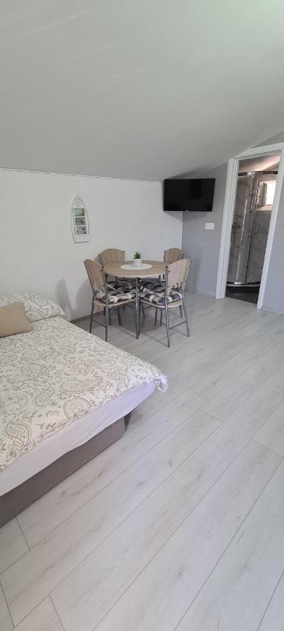 Apartments Nemcic 2 Нин Екстериор снимка